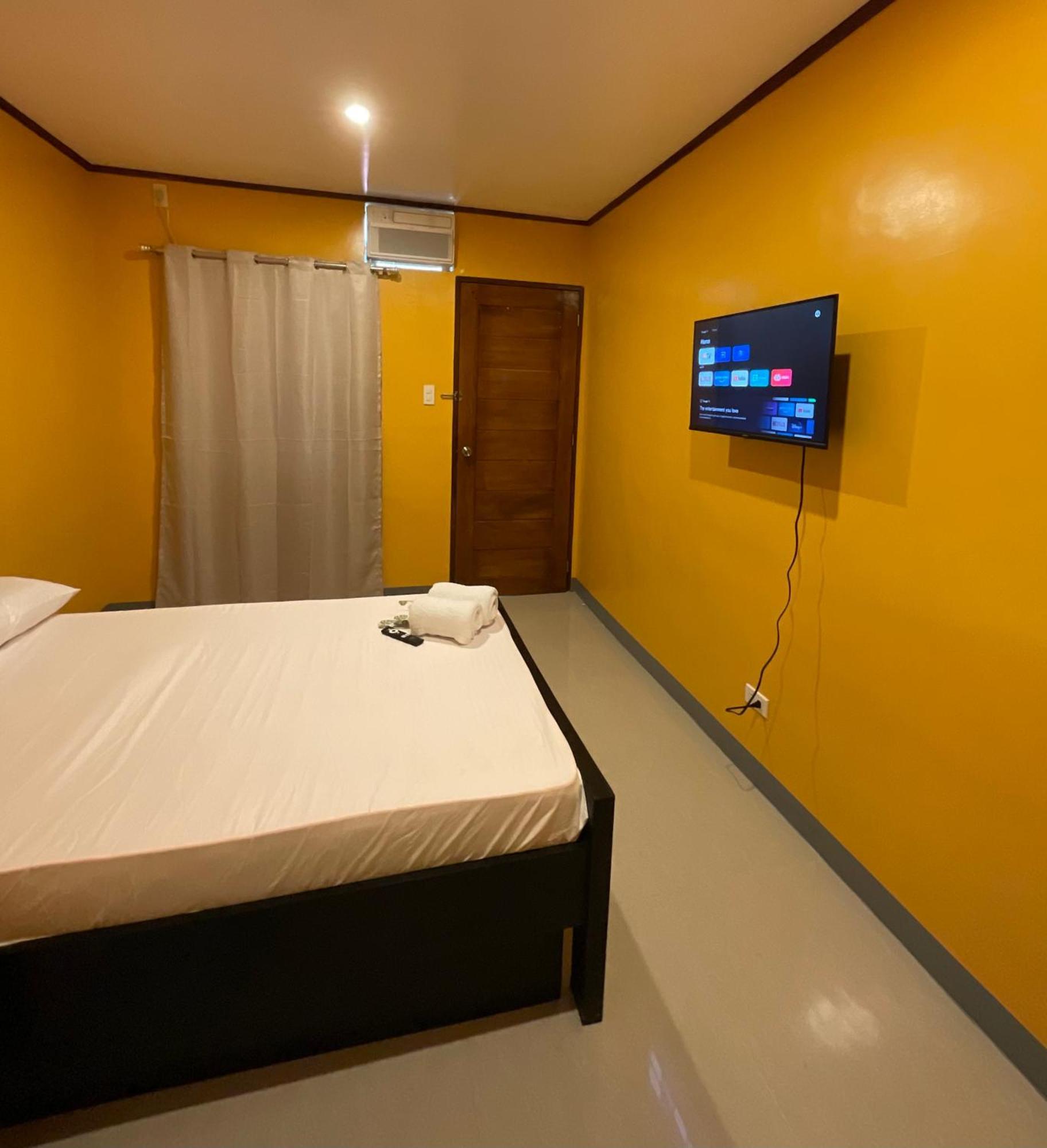 Halajo Bnb Transient Laoag Room photo